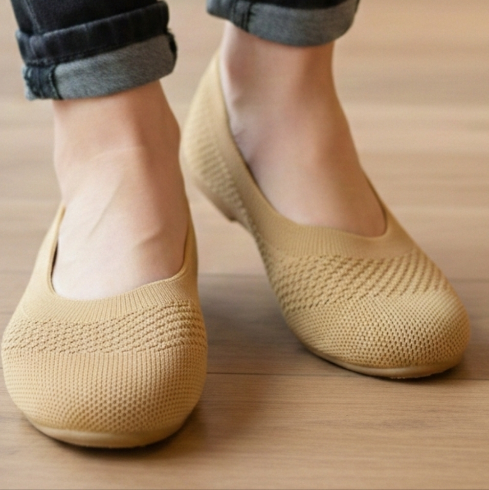 Elegant Tan Women's Knit Loafers